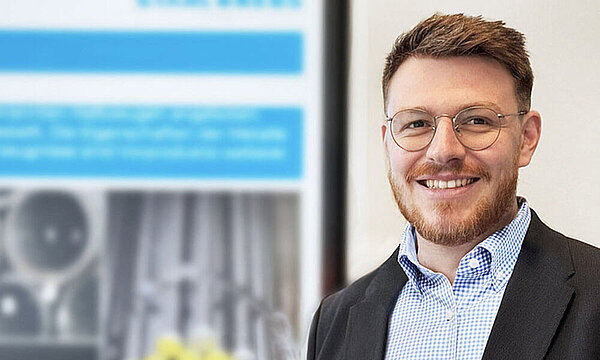 Dr.-Ing. Niklas Disch, Werkstoffexperte bei Stahl Krebs, leitet Seminar über Stahlwissen und Legierungen